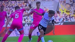 Polémico arbitraje de Melero López en Mestalla