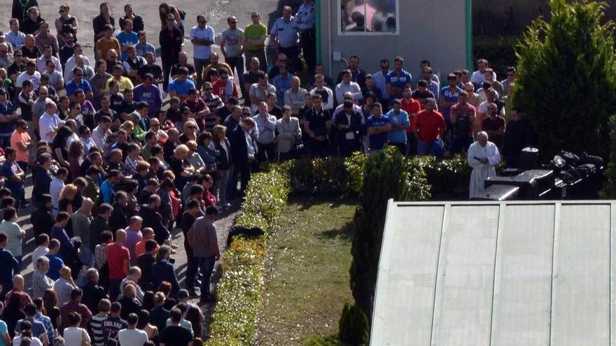 Un acto de homenaje en memoria de los fallecidos un año después del accidente en el pozo.