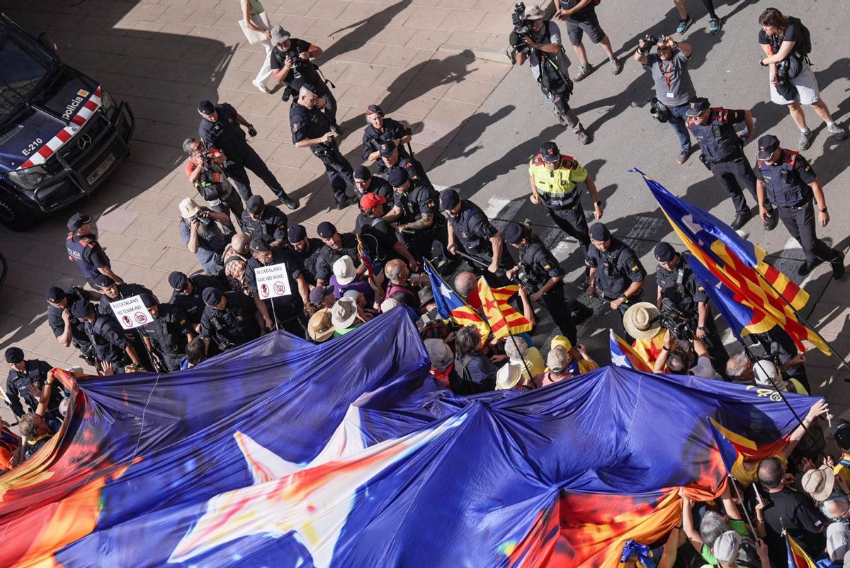 Protestas en Montserrat por la visita de los Reyes de España
