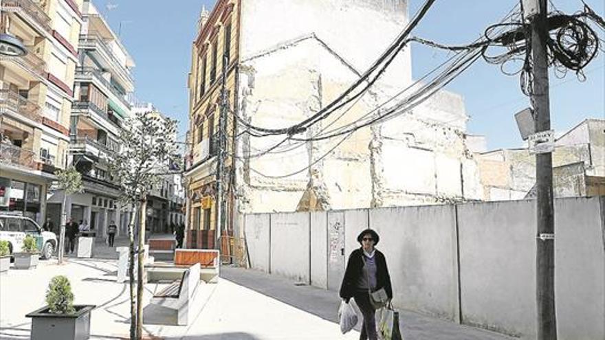 El Consistorio inicia el soterramiento del cableado eléctrico en el centro