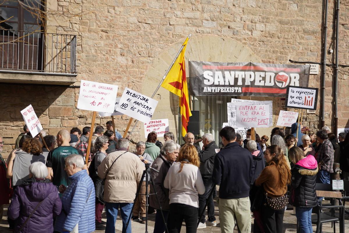 Les imatges de la protesta de la Plataforma Antifeixista a Santpedor