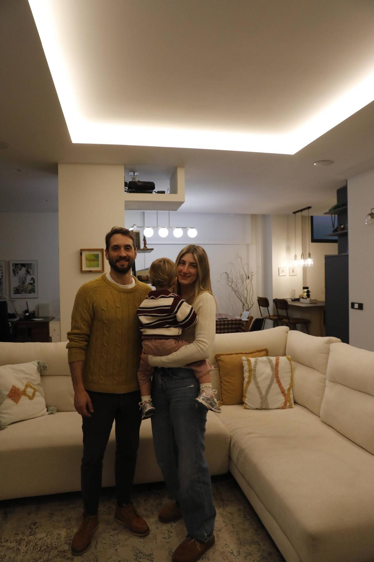 Los residentes de bajos comerciales convertidos en vivienda en Gijón, en imágenes