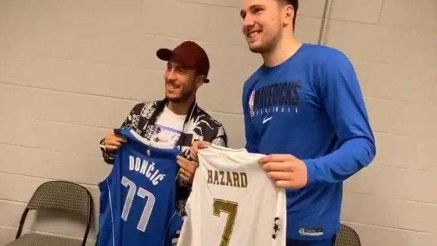 El abrazo de Texas: Doncic (2,01) y Hazard (1,75)