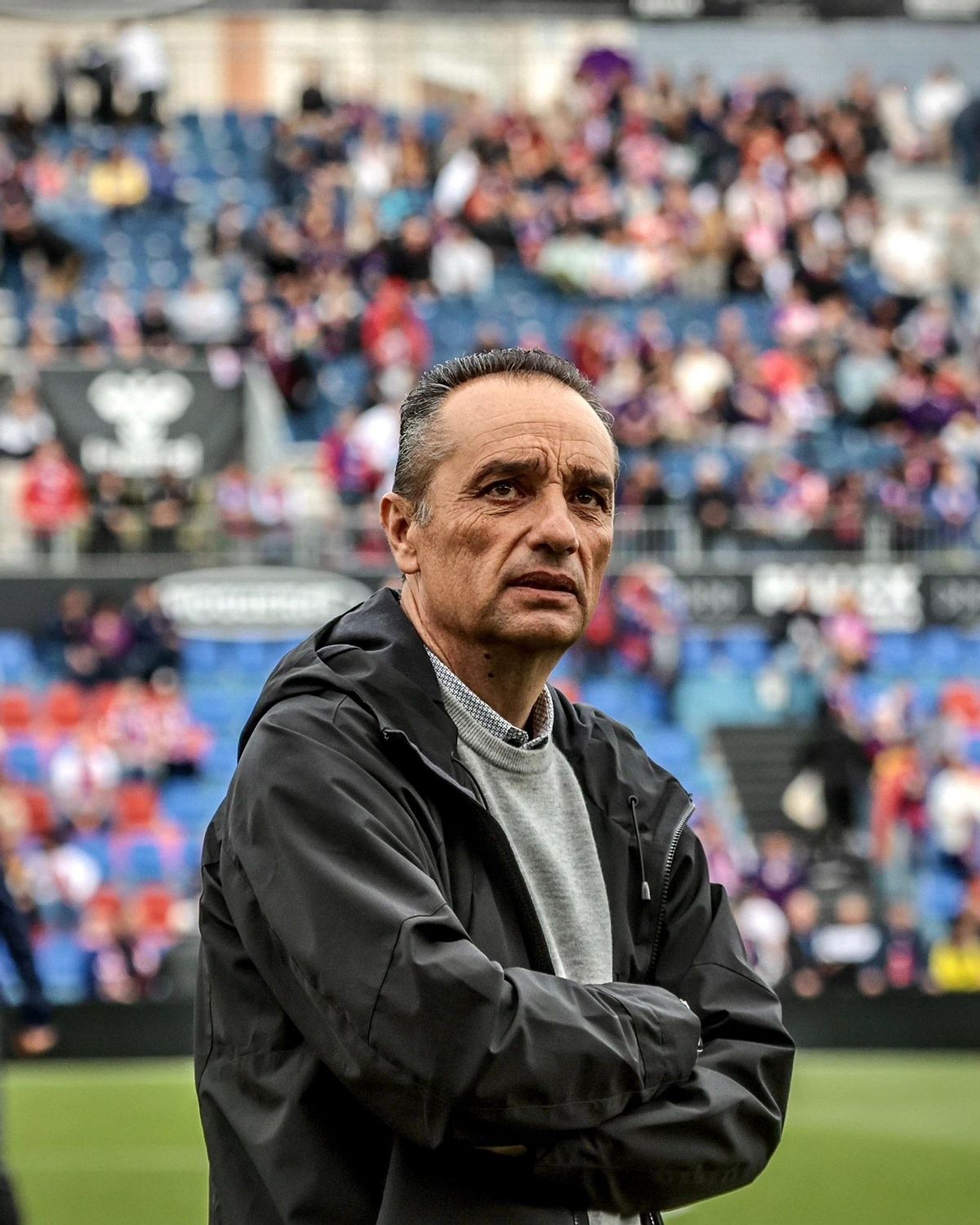 José Luis Oltra, coach of CD Eldense, looks at the Pepico Amat stands.