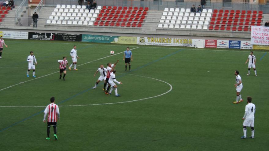 Imagen de la última visita del Eldense al campo del Acero.