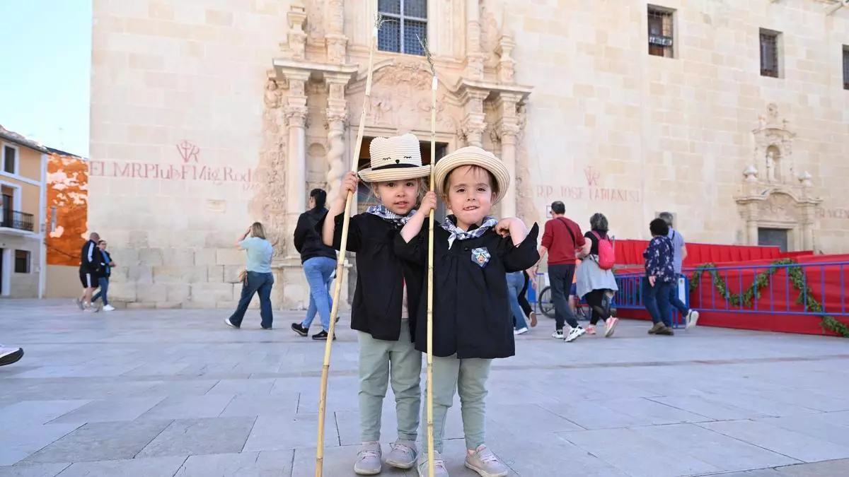 Alicante despide la Santa Faz con la devoción intacta hasta el último día