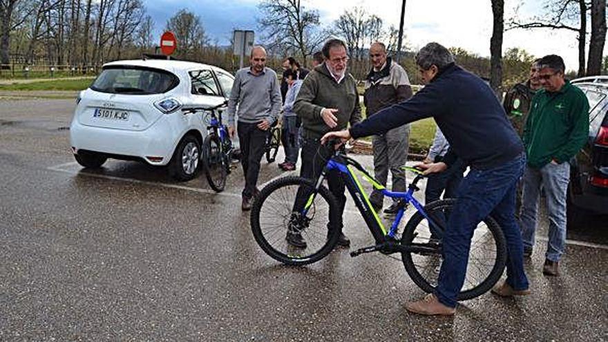 Pruebas del servicio de vehiculos eléctricos en la Casa del Parque del Lago de Sanabria y Alrededores.