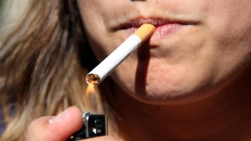 Remunta el consum de tabac i se situa en xifres  de 1997, prèvies a la llei