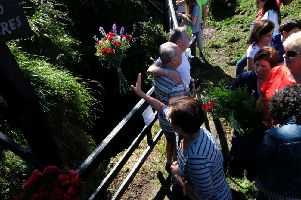 Homenaje a las víctimas del Pozo Funeres