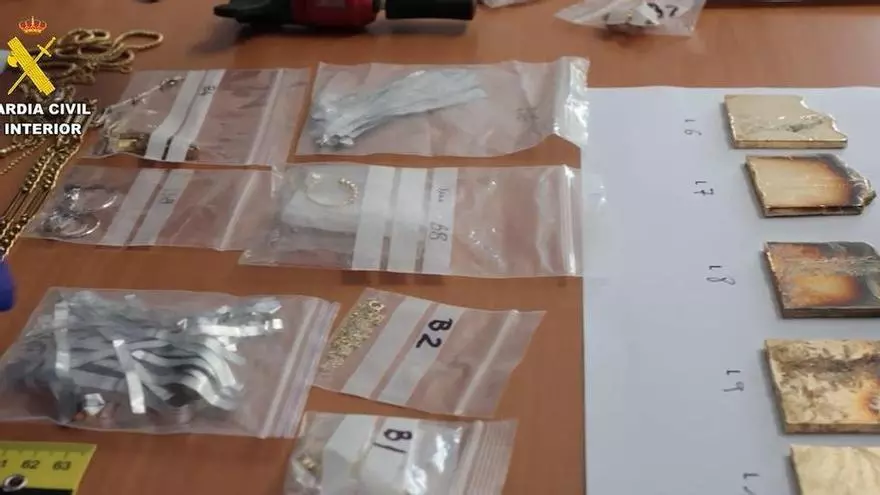 Cae en Calp una banda de ladrones que robó cientos de joyas valoradas en un millón en 40 viviendas de la Marina Alta