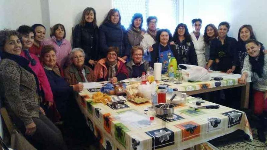 Foto de grupo de las mujeres que han participado en el curso.