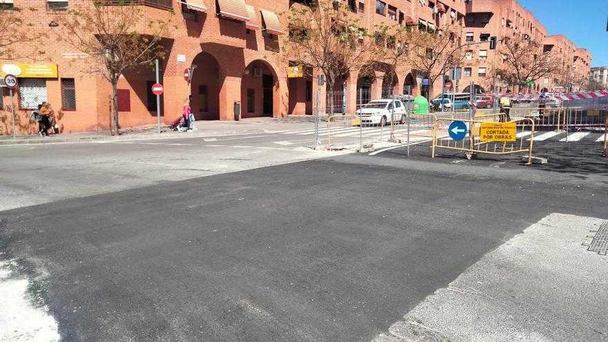 El bipartito ejecuta los arreglos de urgencia en el entorno del parque de San Blas tras la paralización de las obras