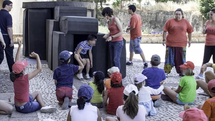 150 niños aprenden en el Museo Arqueológico