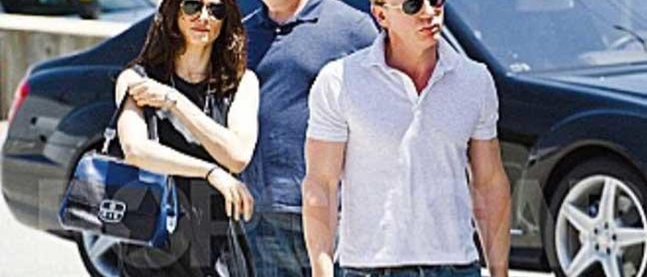 Rachel Weisz y Daniel Craig, en el puerto de Maó.