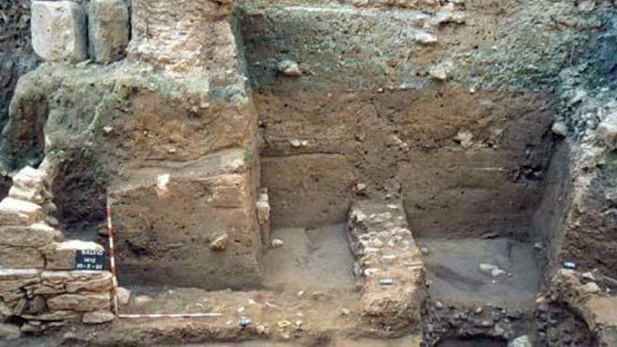 Los arqueólogos municipales abogan por tapar las ruinas de la calle Salvador