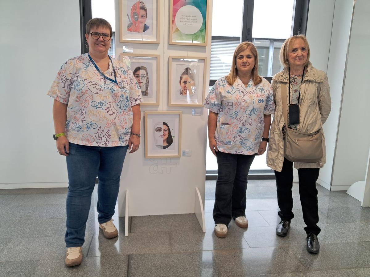 Aina Marcet i Bego Villar, les dues mestres de l'Aula Hospitalària, i Antònia Maria Gorgas, que també ho va ser del del 1975 al 2010
