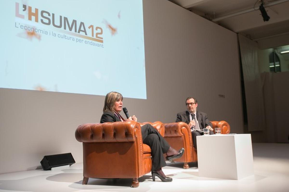 L’alcaldessa de l’Hospitalet, Núria Marín, durant l’entrevista que li va fer el director adjunt d’EL PERIÓDICO, Albert Sáez, al final de la seva intervenció. L’alcaldessa de l’Hospitalet, Núria Marín, durant l’entrevista que li va fer el director adjunt d’EL PERIÓDICO, Albert Sáez, al final de la seva intervenció.