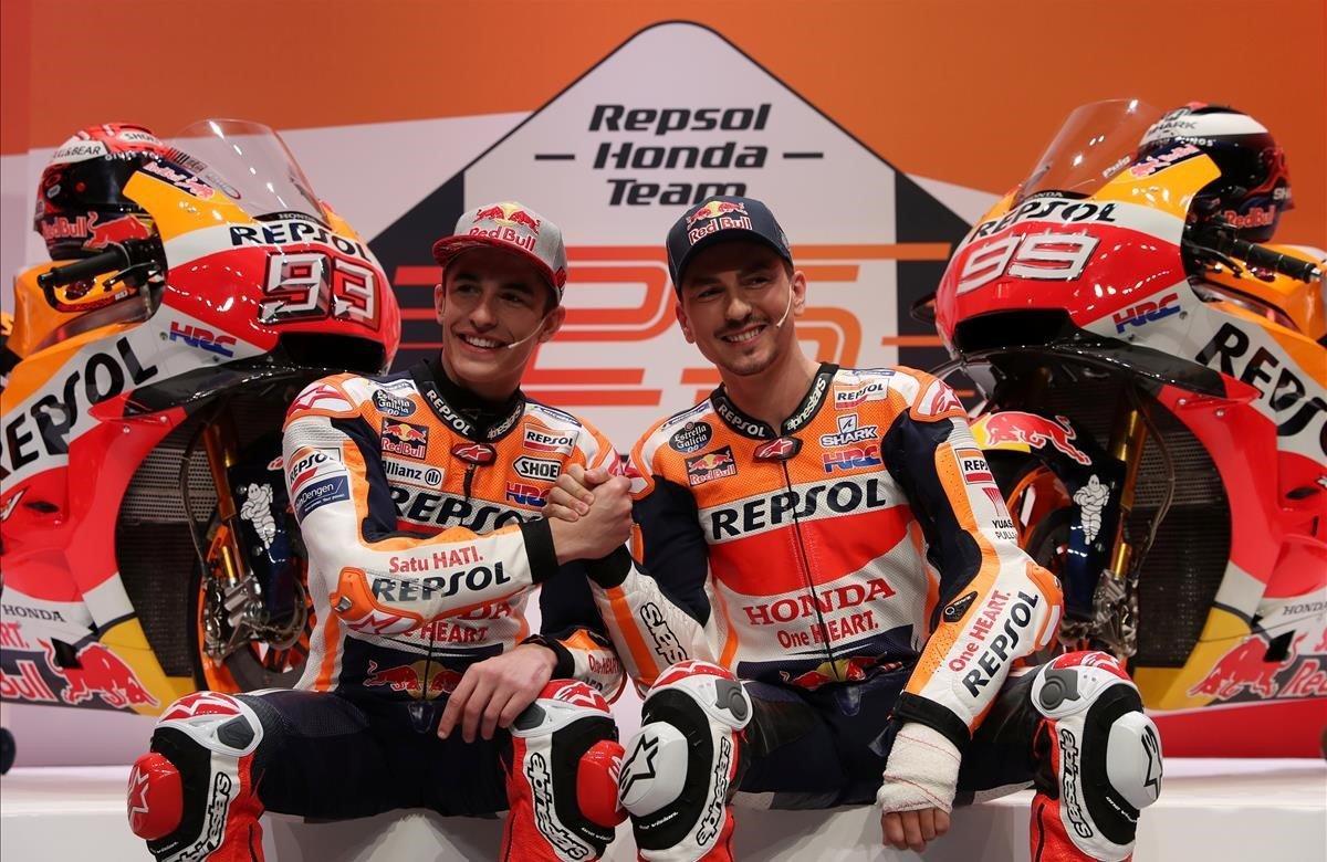 Marc Márquez-Jorge Lorenzo, el ’dream team’ de Repsol Honda, durante la presentación de esta mañana.