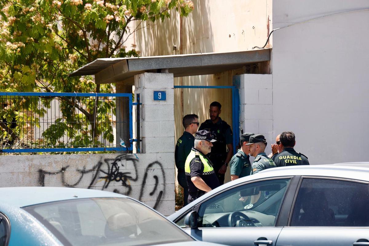 Operación policial en Aldaia por la muerte a cuchilladas de un hombre tras una reyerta en una nave ocupada Operación policial en Aldaia por la muerte a cuchilladas de un hombre tras una reyerta en una nave ocupada