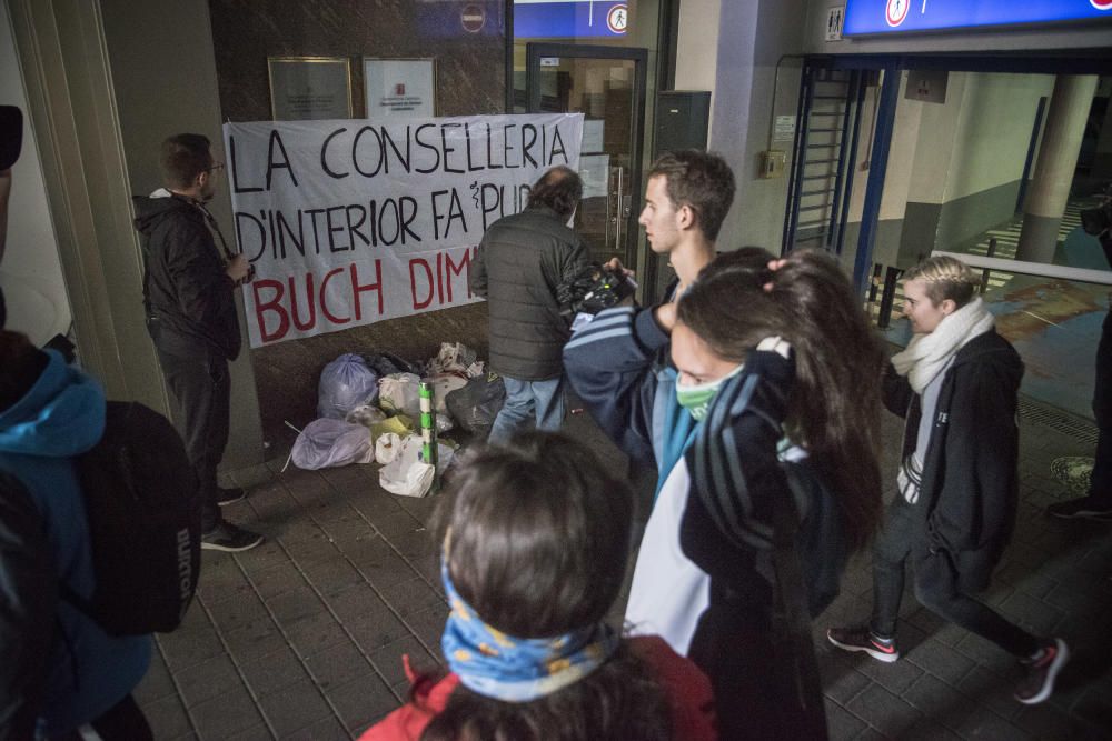 Escombraries a la delegació d'Interior a Manresa