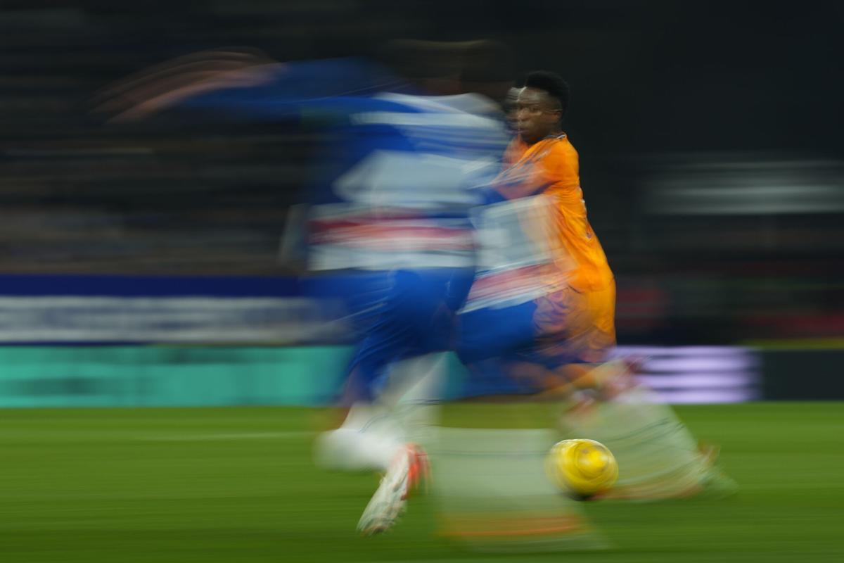Real Madrids Brazilian forward Vinicius Junior (R) during LaLiga match between Espanyol and Real Madrid, at the RCDE Stadium in Cornella El Prat, Catalunya, Spain, 1 February 2025. EFE/ Alejandro Garcia