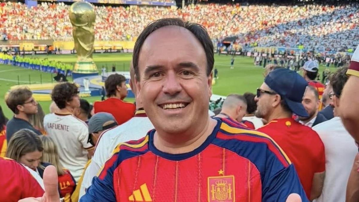 El president Pérez Llorca, durante la final del Mundial en Nueva York.