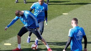 Los jugadores del Madrid durante un entrenamiento de la pasada semana.