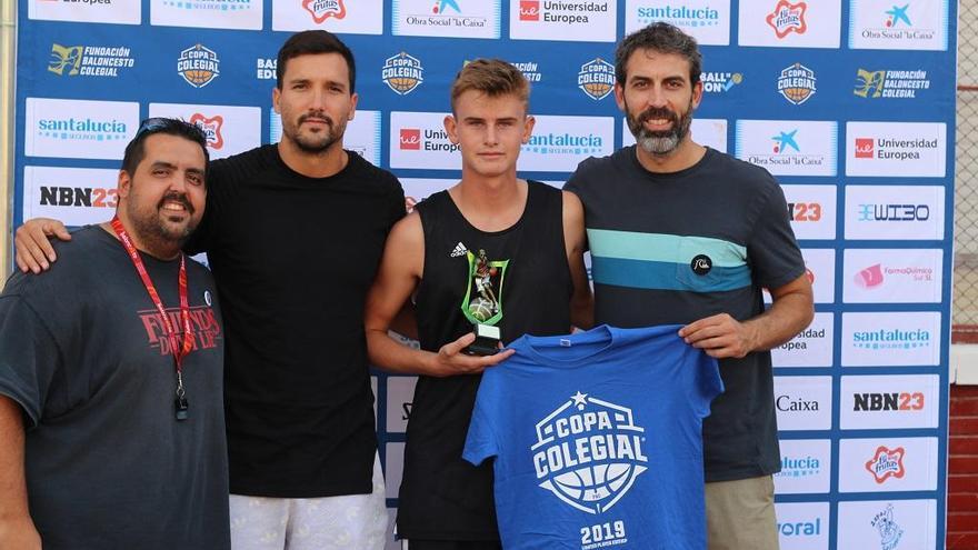 El ganador de los mates, Marcus Juelsgaard, junto a Alberto García, Alfonso Sánchez y Berni Rodríguez.