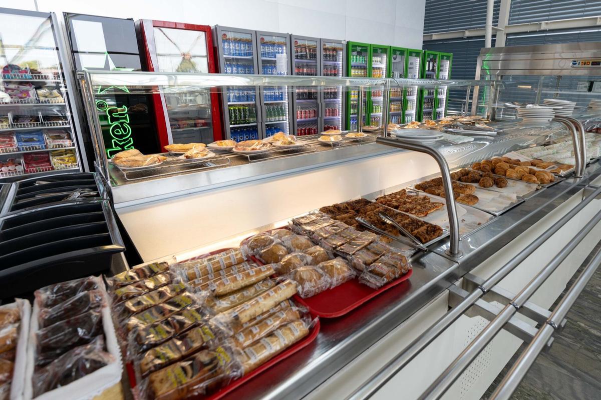 Así cambia el Aeropuerto de Zaragoza: más líneas de seguridad, una nueva cafetería y mejoras en el control de pasaportes