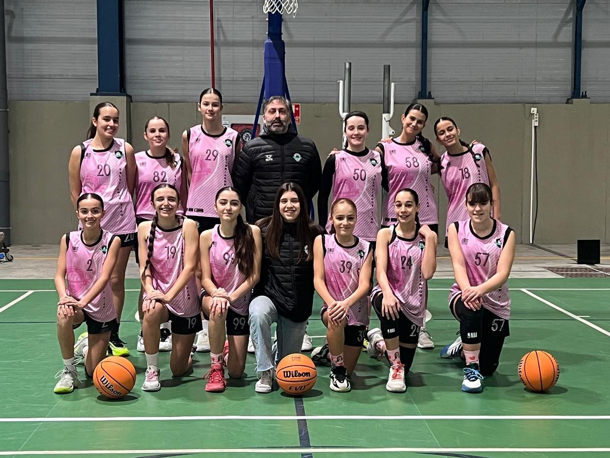 El equipo femenino infantil de Salesianos Vigo.