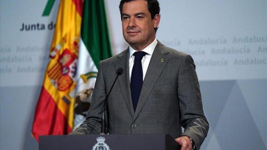 Polémica en Andalucía por la corona del nuevo distintivo del presidente Moreno Bonilla