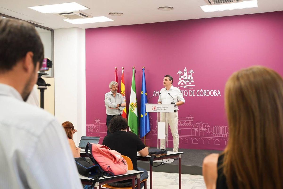 El alcalde de Córdoba, José María Bellido, y el presidente de Urbanismo, Miguel Ángel Torrico.