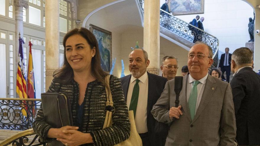 Idoia Ribas sale a hombros del PP en el Parlament: «Ha sido un honor»