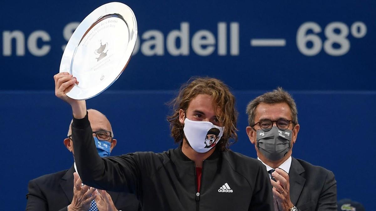 Tsitsipas acabó rendido a los pies de Nadal en Barcelona