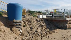 Gavà reclama una «reacció urgent» i «solucions definitives» contra la regressió de la platja