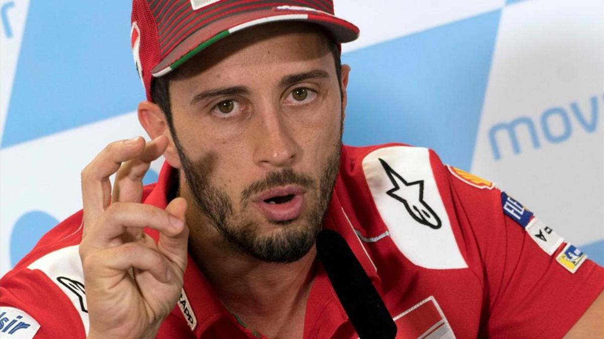 Dovizioso durante una rueda de prensa