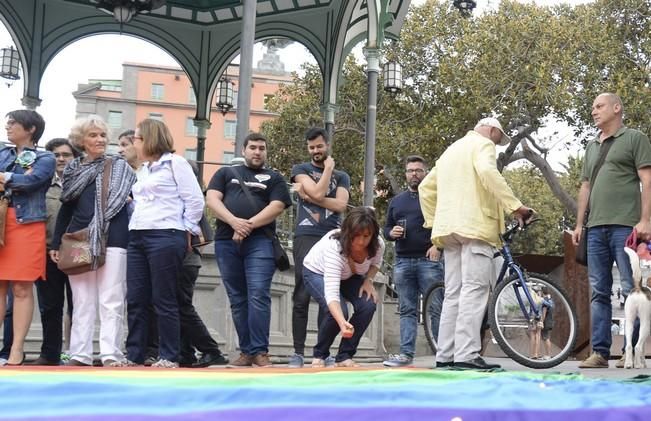 VIGILIA EN SAN TELMO POR LA MATANZA DE ORLANDO