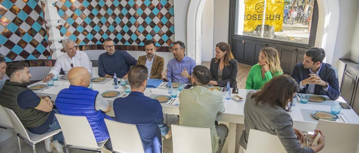 Reunión con los empresarios del ocio de Santa Cruz.