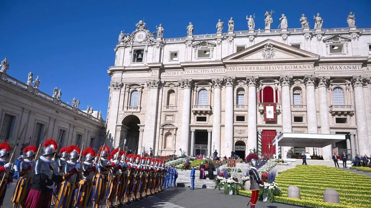 El momento en el que el papa León XIV felicita la Pascua en español
