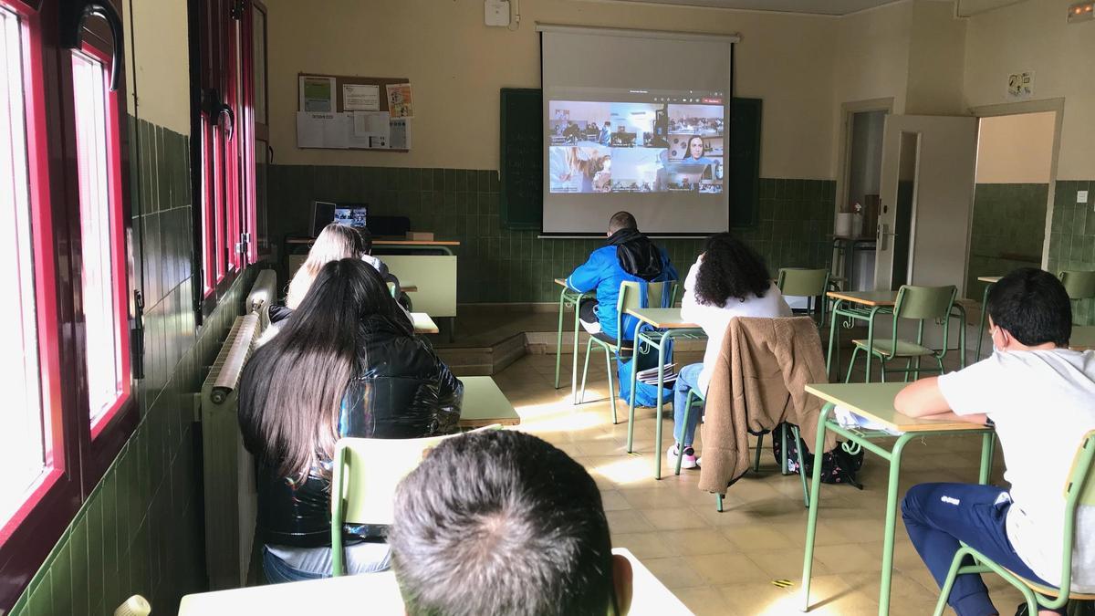 Alumnos del Pardo Tavera durante el encuentro literario