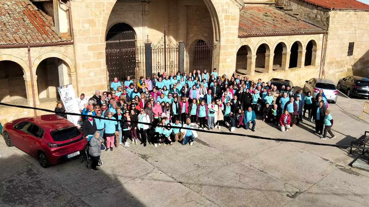 Pasos contra el frío y el cáncer en Corrales del Vino