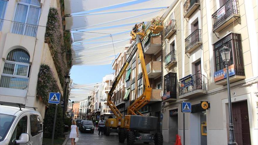 El entoldado de calles enfrenta al gobierno municipal y al PP