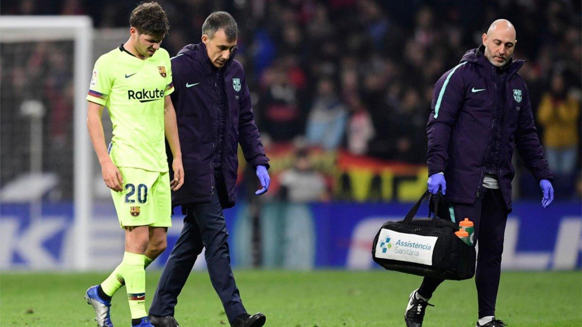 Sergi Roberto se retira lesionado durante el Atlético-Barça de la Liga 2018/19