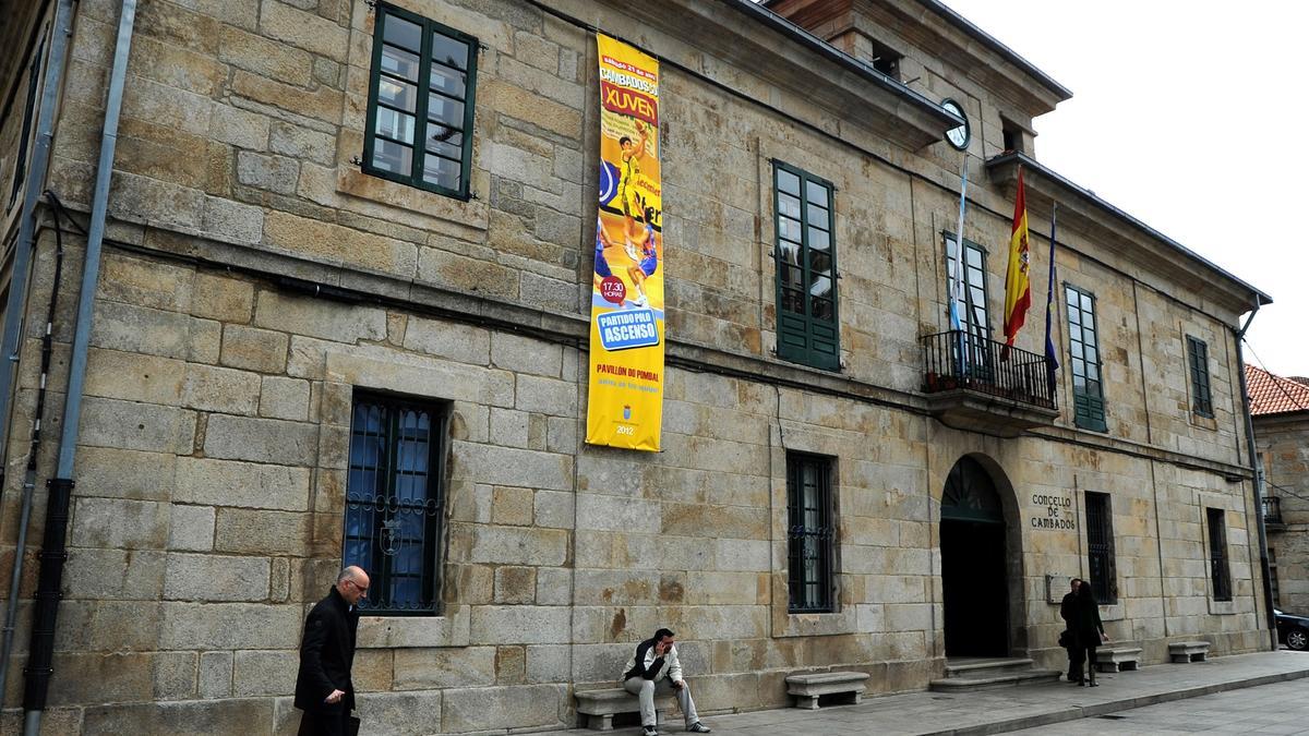 El dinero fue localizado en las proximidades de la casa consistorial de Cambados