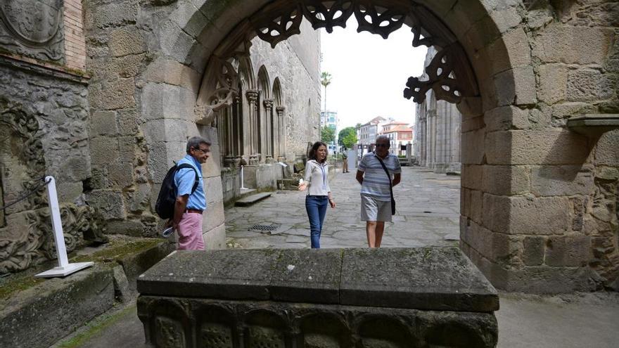 Visitantes en las Ruinas de Santo Domingo. // G. Santos