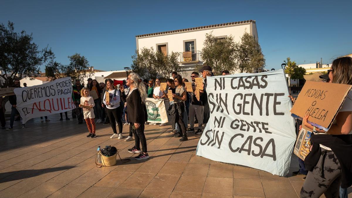 Manifestación por una vivienda digna en Formentera en una imagen de archivo