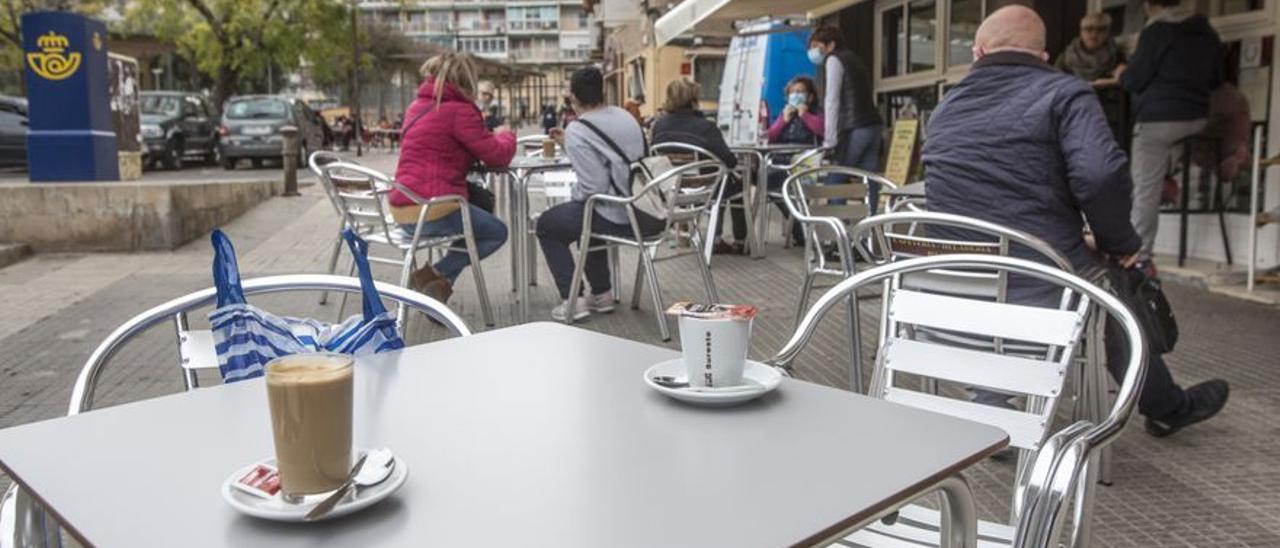 Una terraza con distancia de seguridad por la Covid-19.