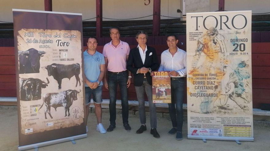 De izquierda a derecha, Ángel García, Rafael González, Buendía y Manuel de la Torre presentan la feria. | M. J. C.