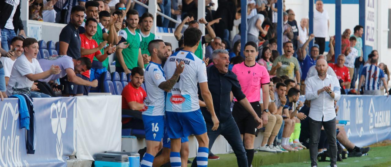 Vicente Parras celebra el gol del empate del pasado sábado frente al Andorra