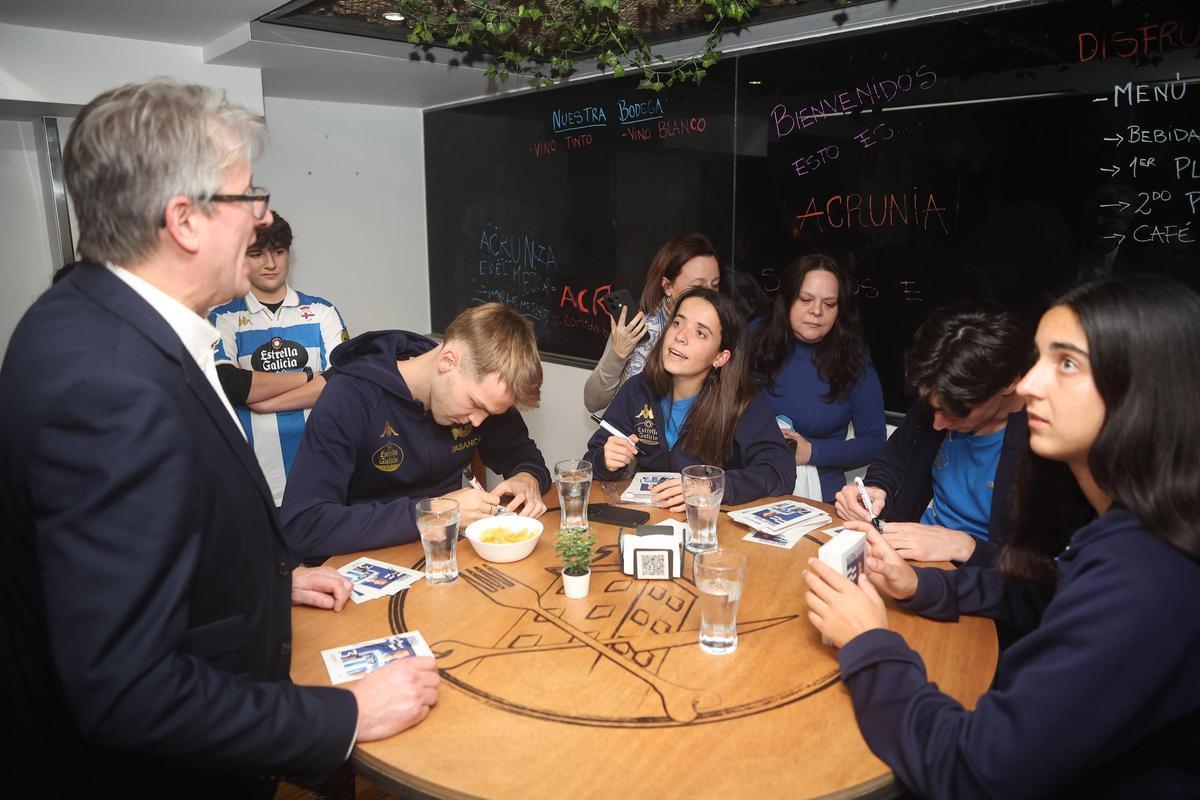Inaugurada la peña deportivista Acrunia en Vioño